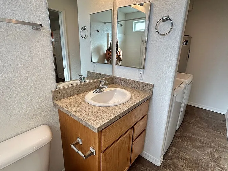 2109 Injo Dr — Photo 25