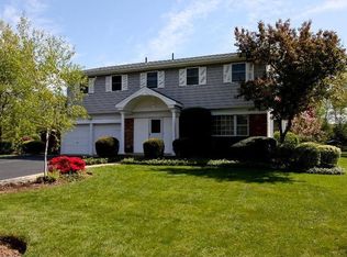 60 Sagamore Dr, Syosset, NY 11791