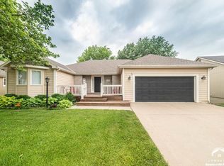 1013 Wagon Wheel Rd, Lawrence, KS 66049