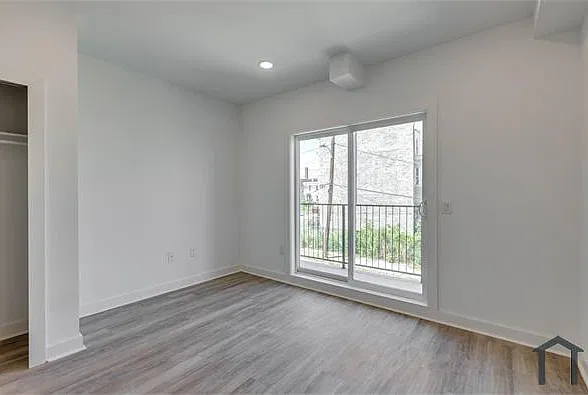 2 bed, 900 sqft, $1,550 — Photo 3