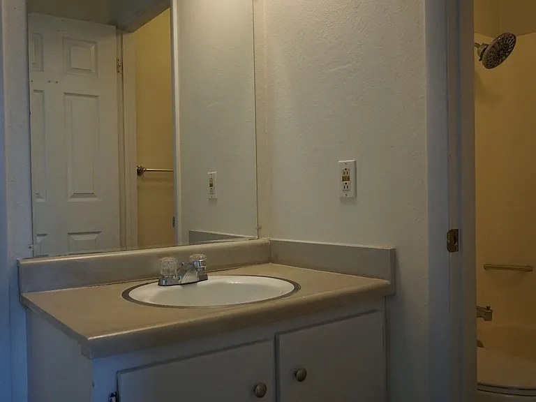 406 E 3335 S #15 — Photo 11