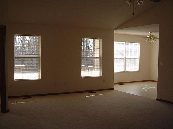 2nd image of 323 Monticello Pl