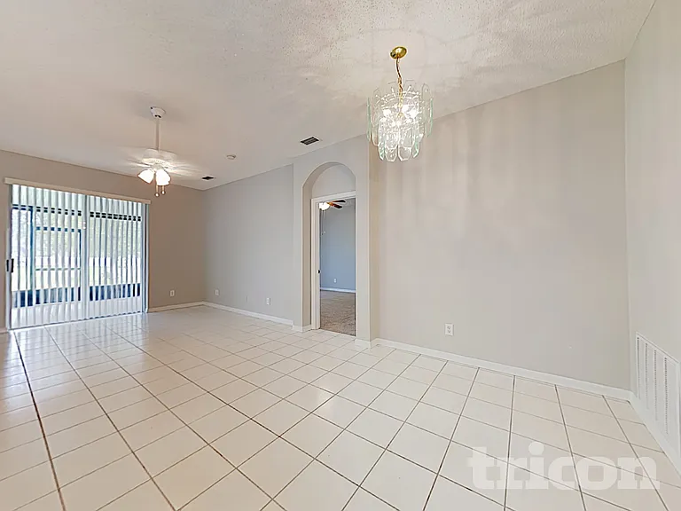 10525 Beneva Dr — Photo 5