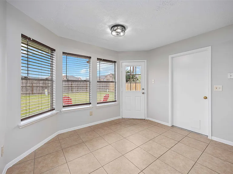 16710 Cheshire Place Dr — Photo 9
