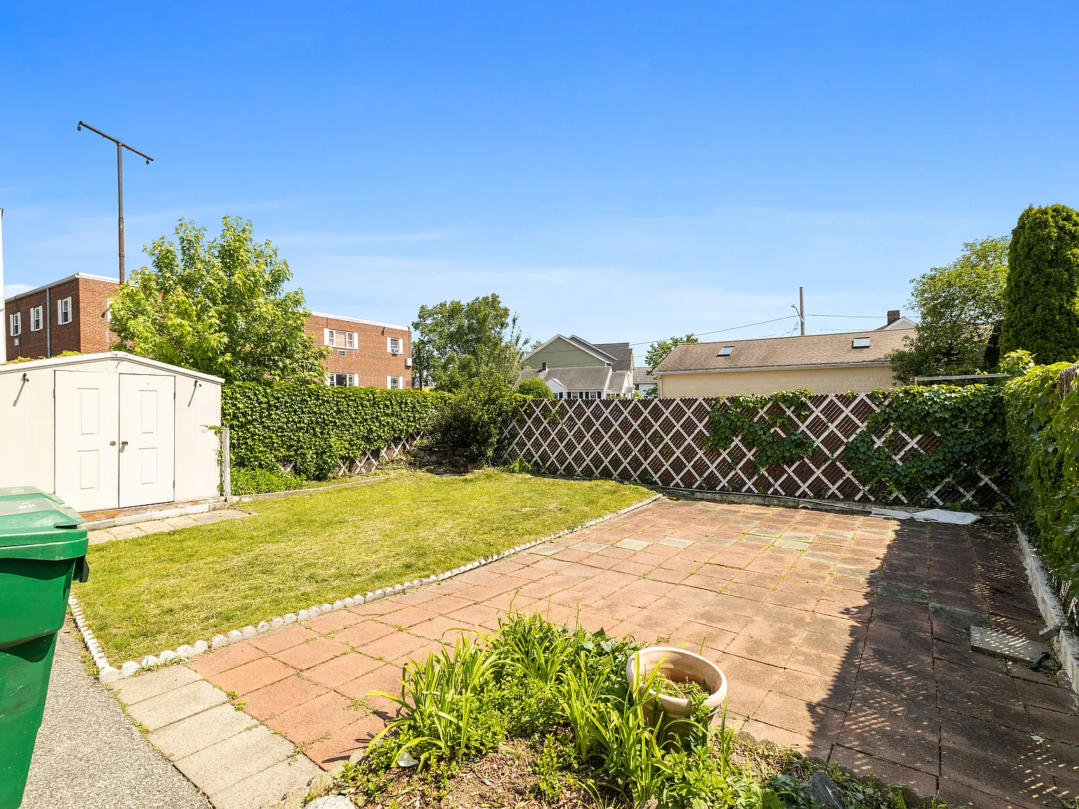 12 Windsor Rd — Photo 2
