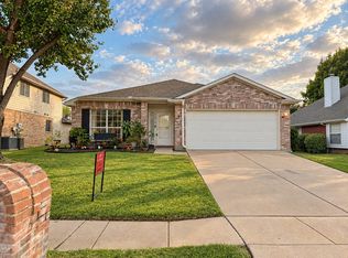 7616 Sunburst Trl, Denton, TX 76210
