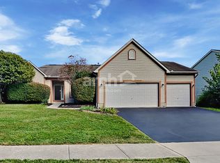 327 Shawnee Loop S, Pataskala, OH 43062