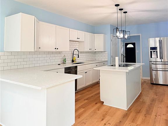 5th image of 11221 Herrick Ave