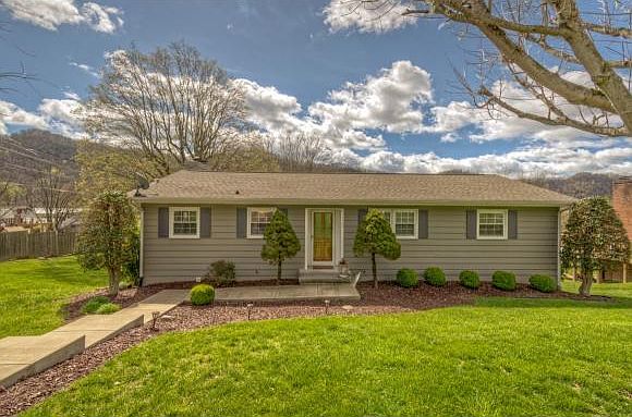 1st image of 213 Lovedale Dr