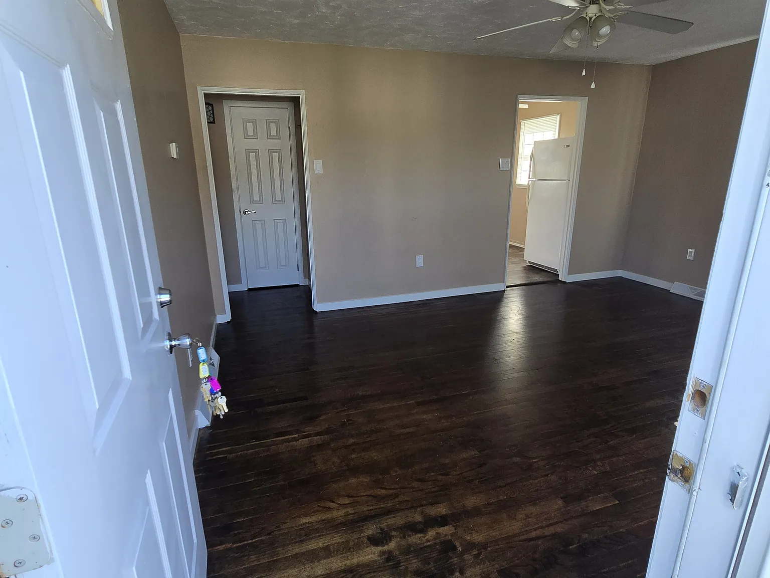 63 Watkins Ln — Photo 3