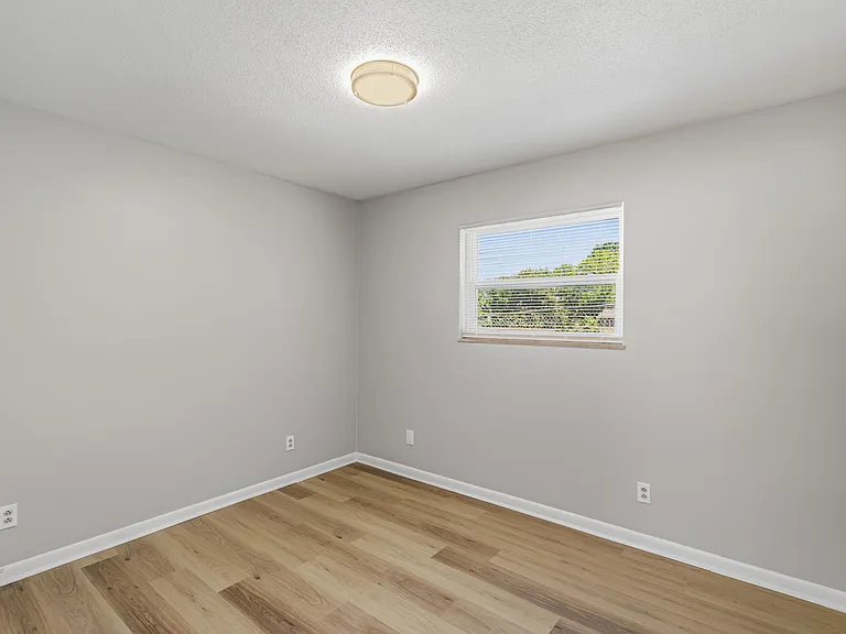 2716 Holbrook Dr #6 — Photo 13