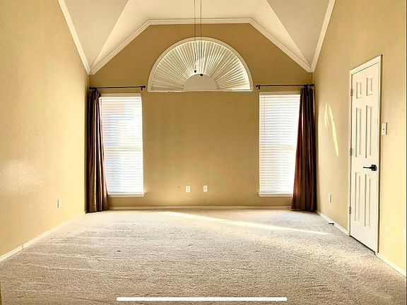 5th image of 10707 Sweetwater Dr
