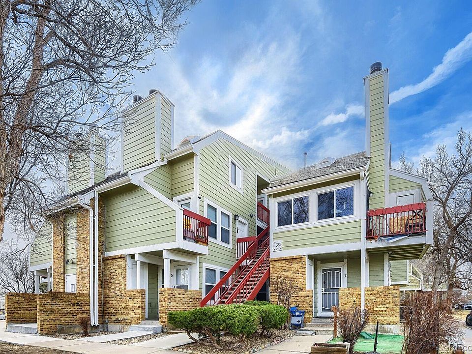1st image of 922 S Dearborn Way #5