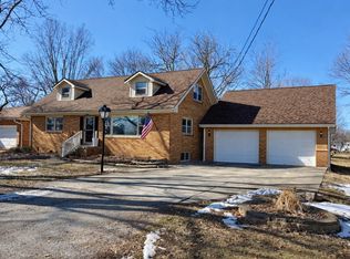 210 S East St, Pana, IL 62550