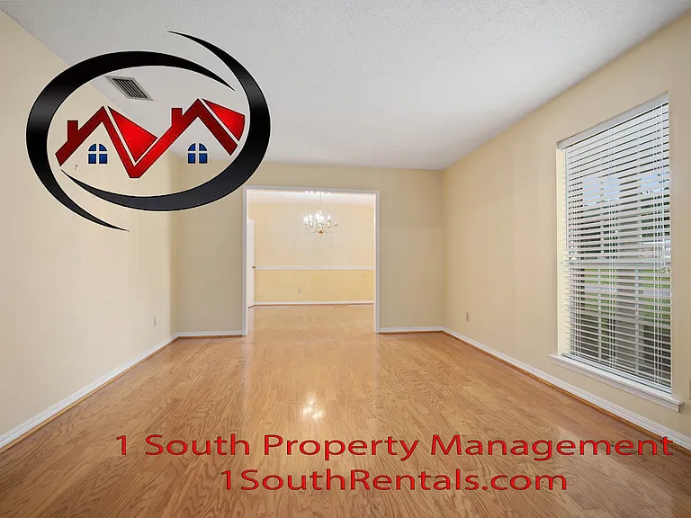 2205 Woodhillcrest Dr — Photo 11