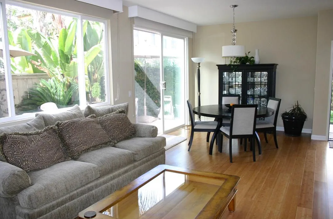 3 bed, 2.5 bath, 1538 sqft, $4,600 — Photo 2