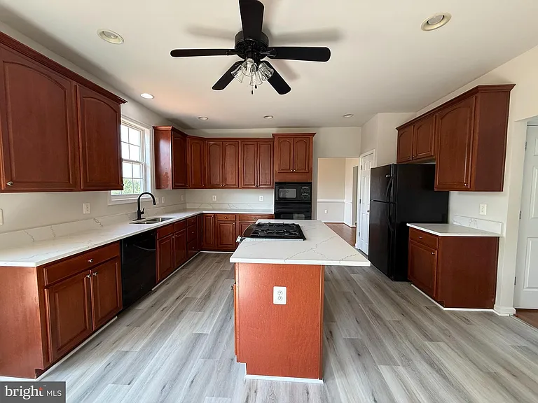 19 Masters Dr — Photo 11