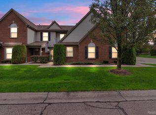 20654 Dunham Rd, Clinton Township, MI 48038