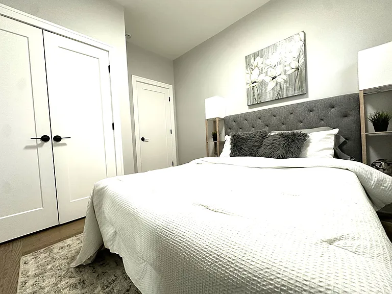 5452 N Paulina St #1R — Photo 11