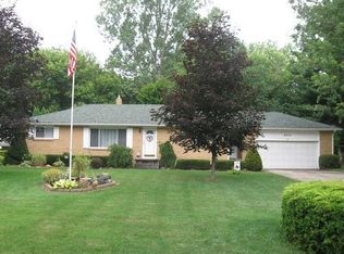 8923 Woodside Dr, Temperance, MI 48182