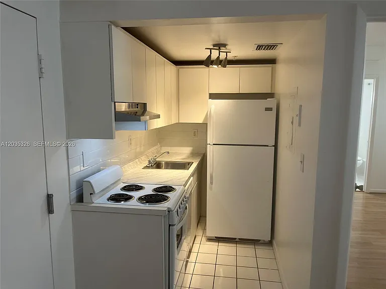1550 Drexel Ave #203 — Photo 12