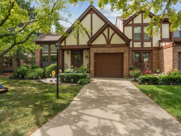 2828 Brighton Ct, Westchester, IL 60154