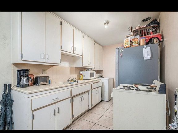 5th image of 1284 Gould St
