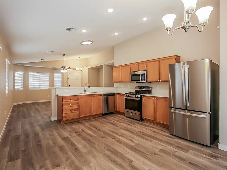 4929 Whispering Spring Ave — Photo 6