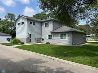 303 16th St S, Moorhead, MN 56560