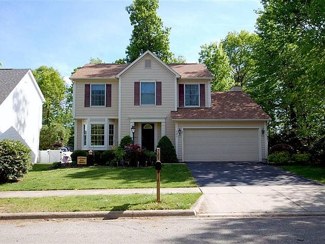 1st image of 725 Barberry Spur Ave