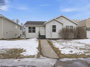 1312 2nd Ave N, Grand Forks, ND 58203