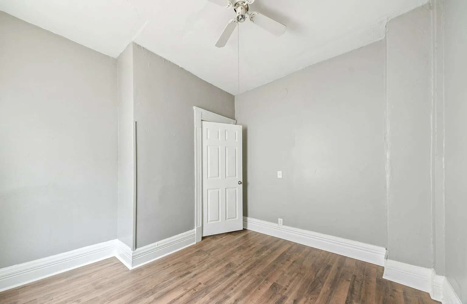 1261 East 99th Street, Unit A — Photo 4