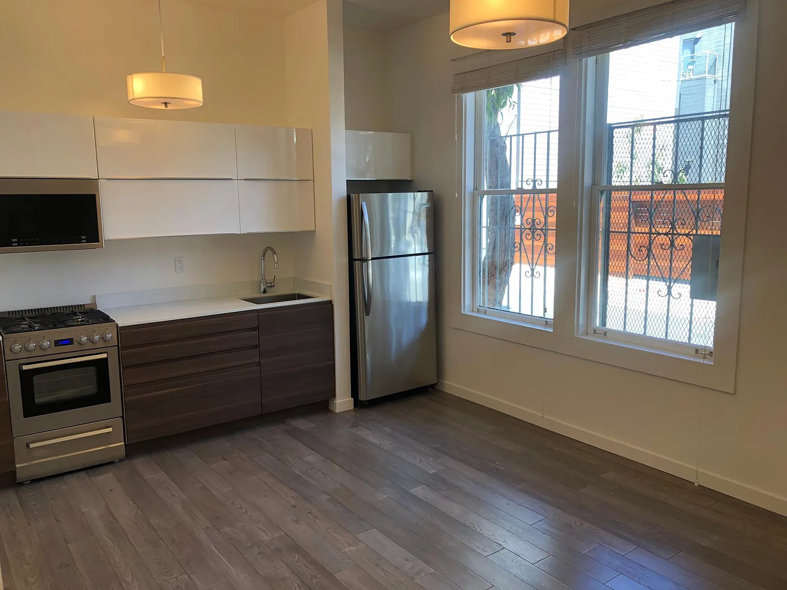 419 Ivy St — Photo 1
