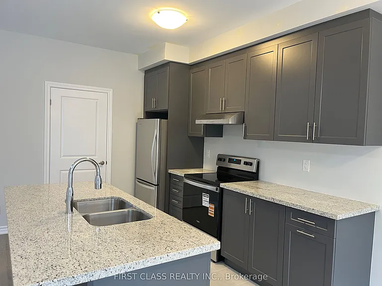 34 Freeman Williams St — Photo 4