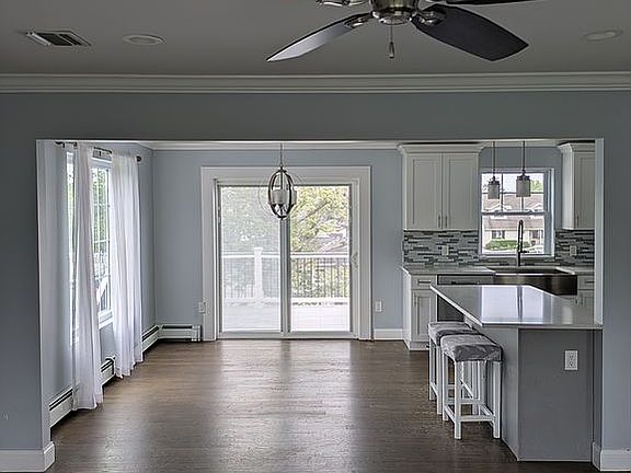 3rd image of 281 Clinton Ave