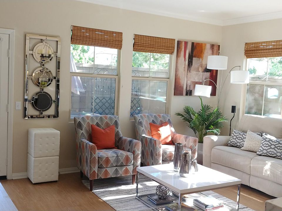 Wonderful Light-Filled First Floor Living Area! Corner-End