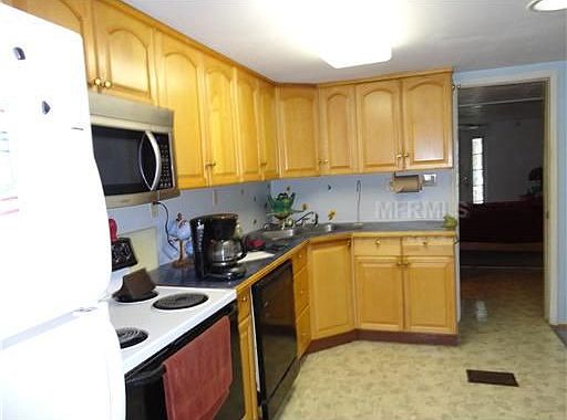3rd image of 1432 County Road 555 S