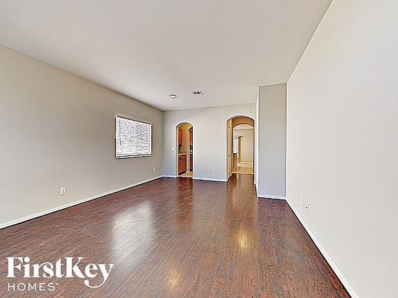 3rd image of 8069 Hesperides Ave