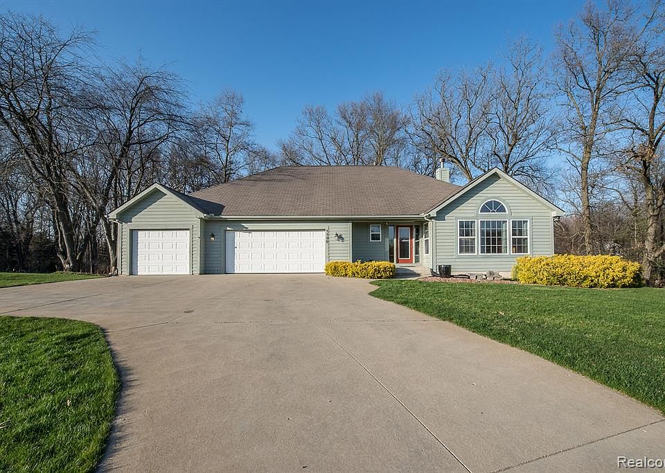 1135 Arthurs Ct, Pinckney, MI 48169 Zillow