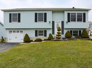 268 Summit Ave, West Seneca, NY 14224