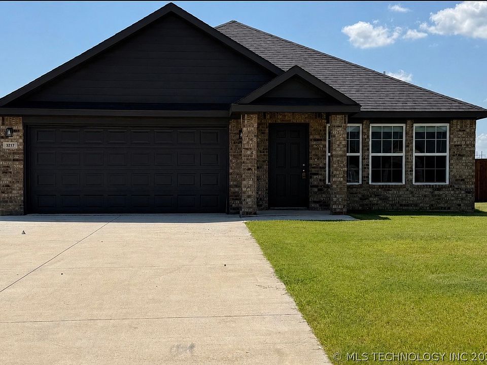 1st image of 3217 Seabiscuit St