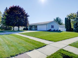 500 E Woodlawn Rd, New Lenox, IL 60451