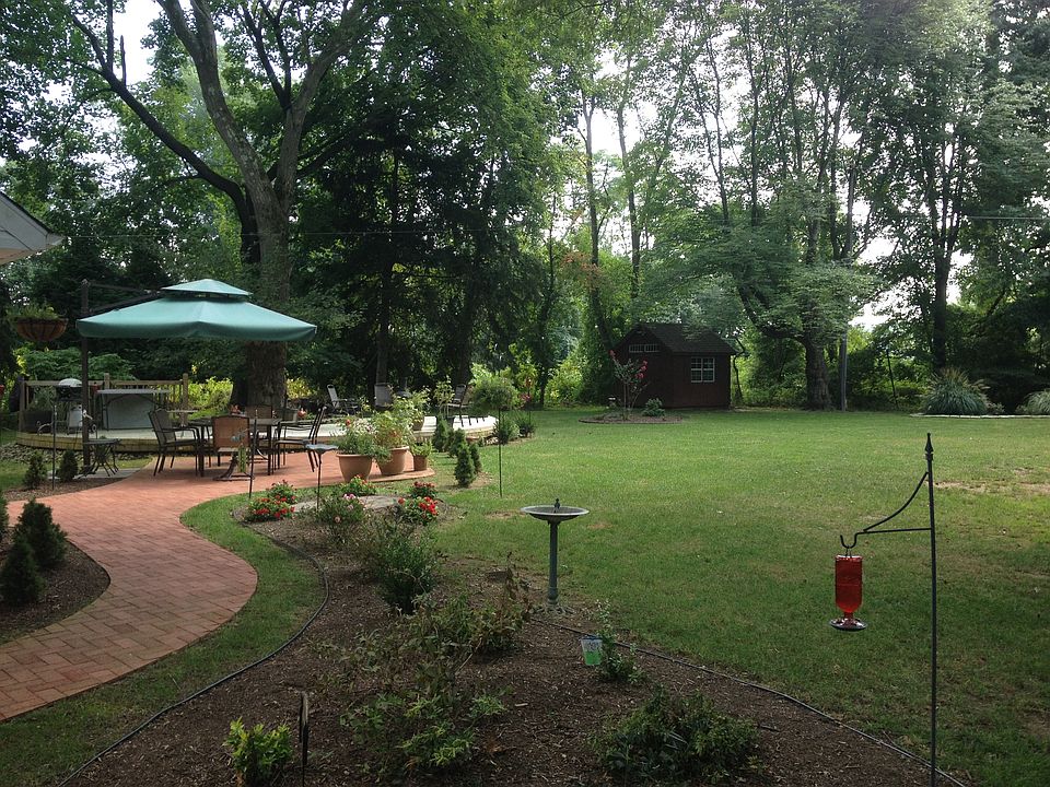 2nd image of 2 Palmers Ln