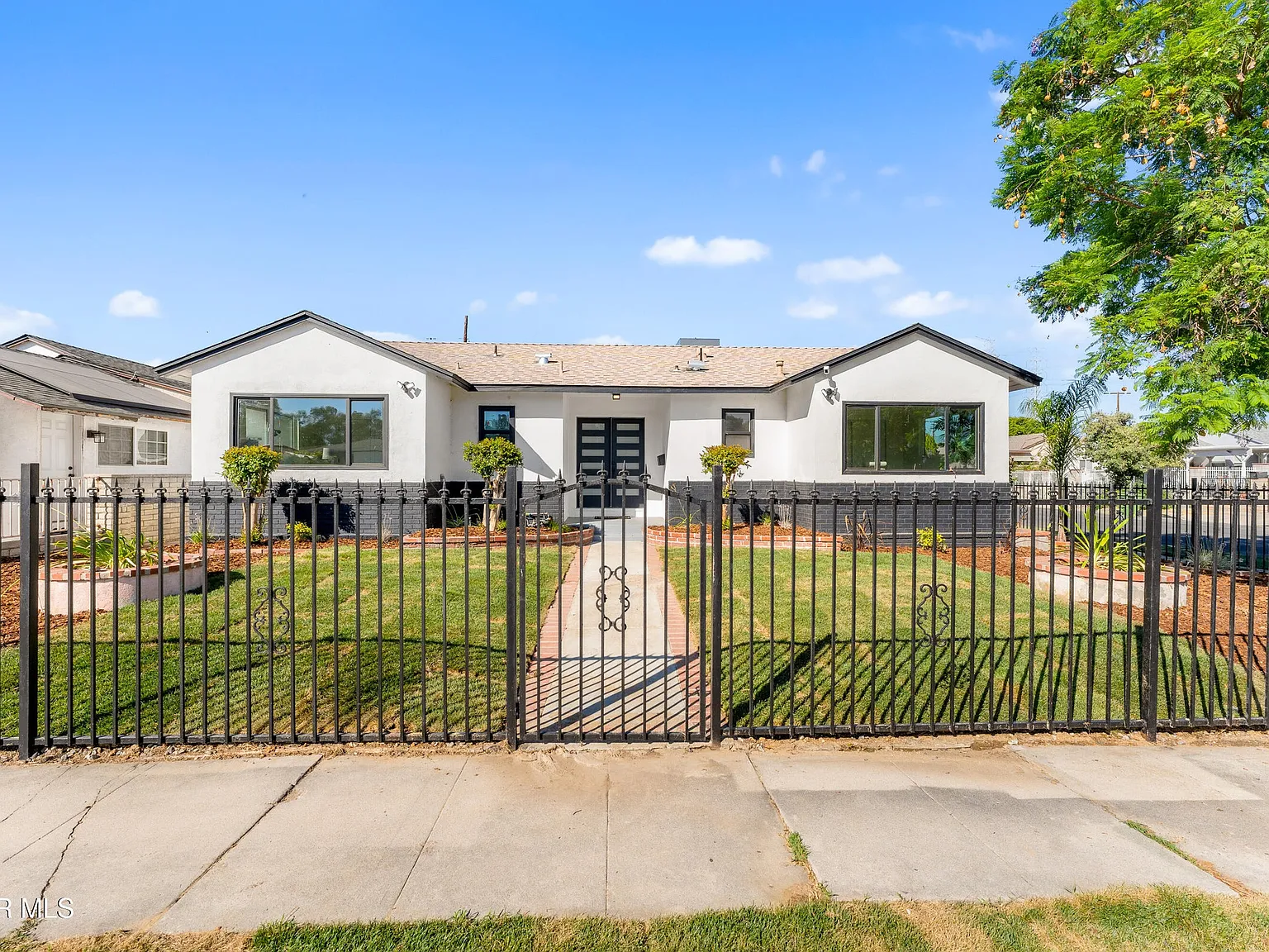 3 bed, 1700 sqft, $3,999 — Photo 1