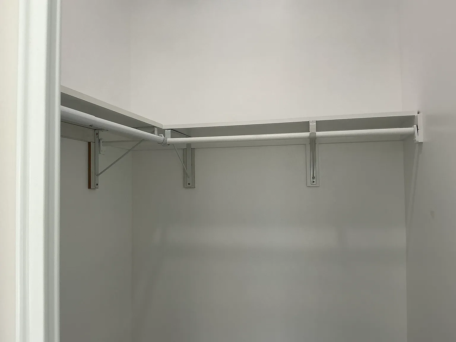 2 bed, 750 sqft, $2,995 — Photo 2