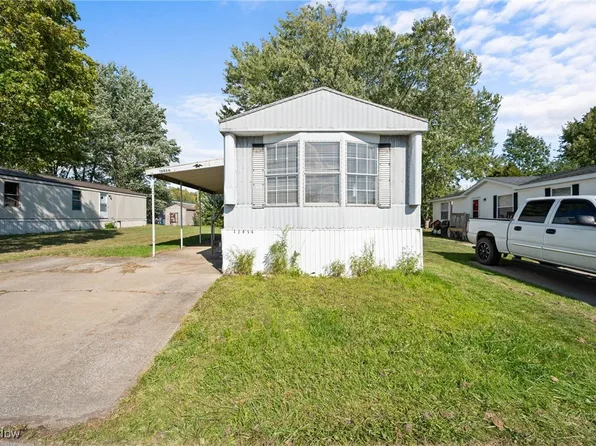 12056 Nicki Ln, Chardon, OH 44024