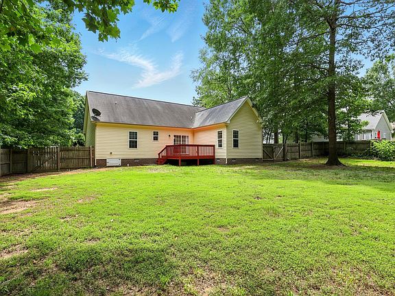 4th image of 75 Saddletree Dr