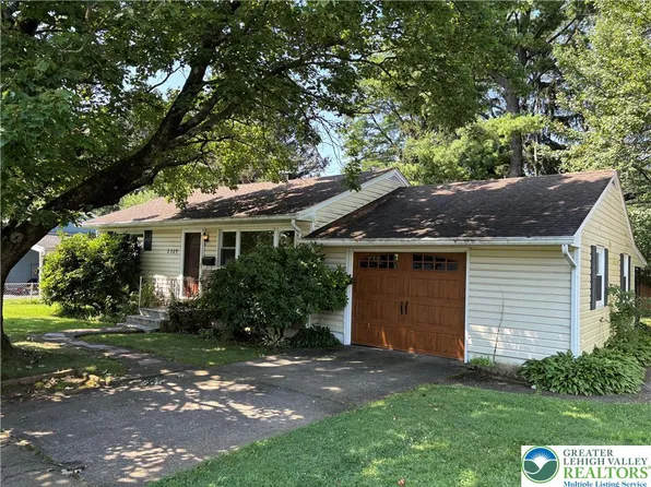 2309 Fleur Ln, Bethlehem, PA 18018