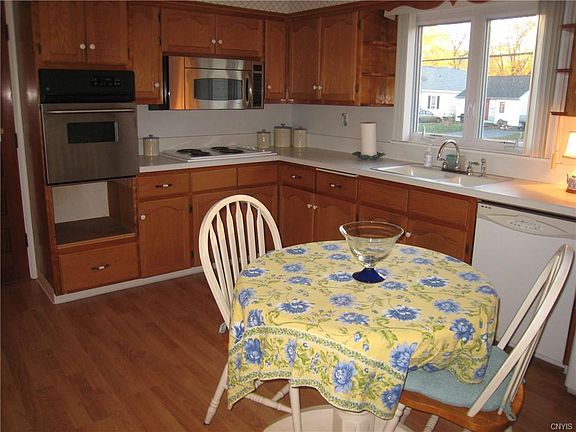 5th image of 4381 Bellevue Ave