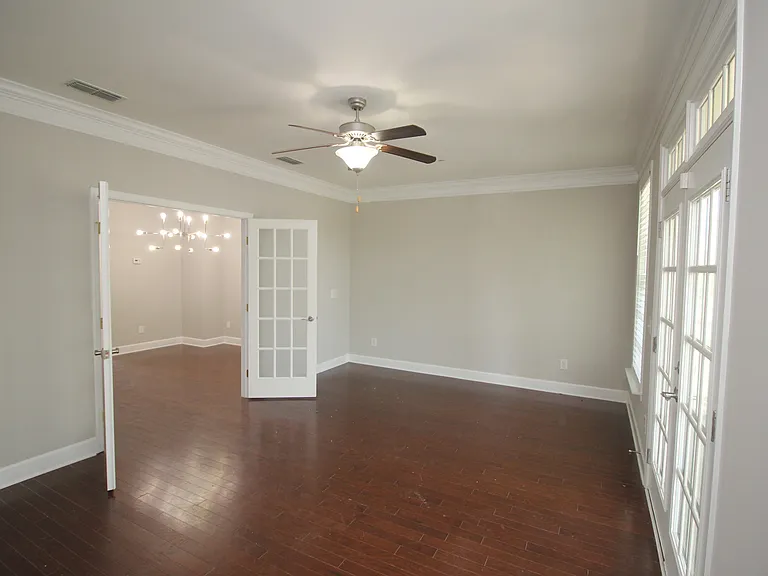 1031 Westhaven Blvd — Photo 10